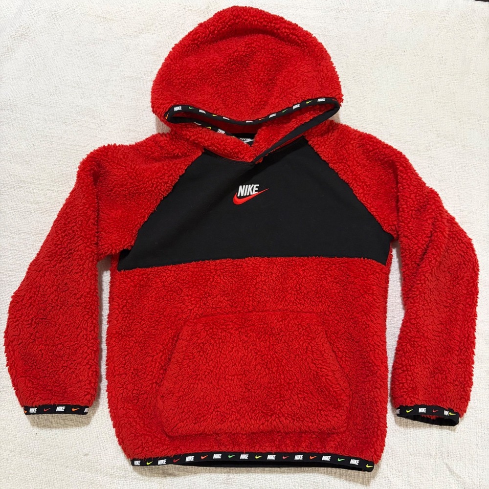 Nike Boys Sherpa Fleece Hoodie Red Black Fuzzy Pullover Sweatshirt Logo Tape
